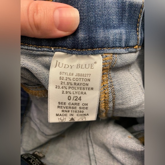 Judy Blue pull on jeans super flare raw hem - Picture 4 of 10